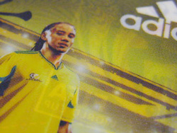 アディダス　FIFAワールドカップ2010　非売品　両面ステッカー　スペイン代表　ピーナール